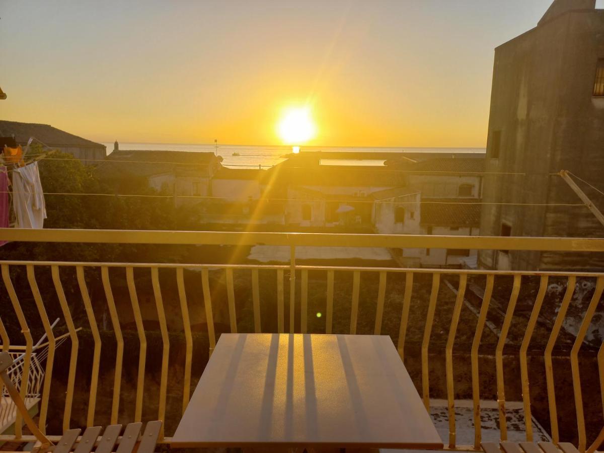 Alba Marina E Tramonti Etnei Apartment Riposto Bagian luar foto