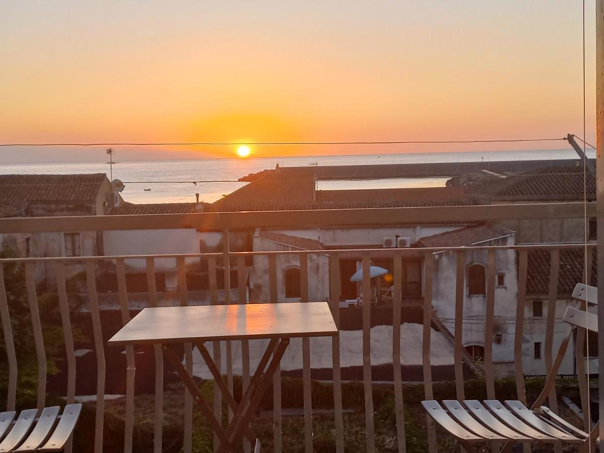 Alba Marina E Tramonti Etnei Apartment Riposto Bagian luar foto