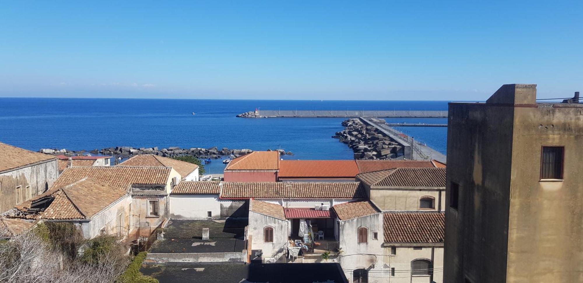 Alba Marina E Tramonti Etnei Apartment Riposto Bagian luar foto