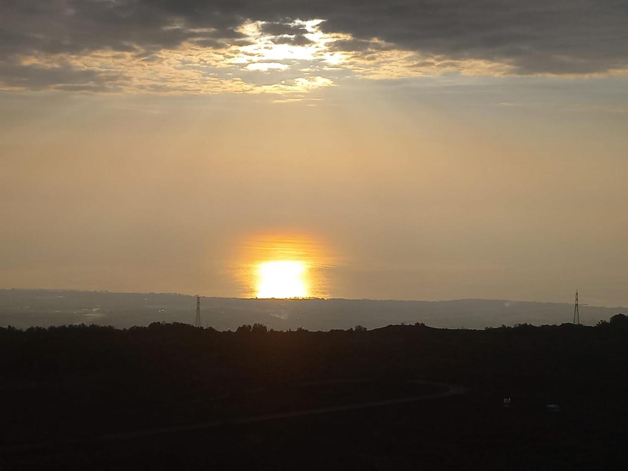 Alba Marina E Tramonti Etnei Apartment Riposto Bagian luar foto